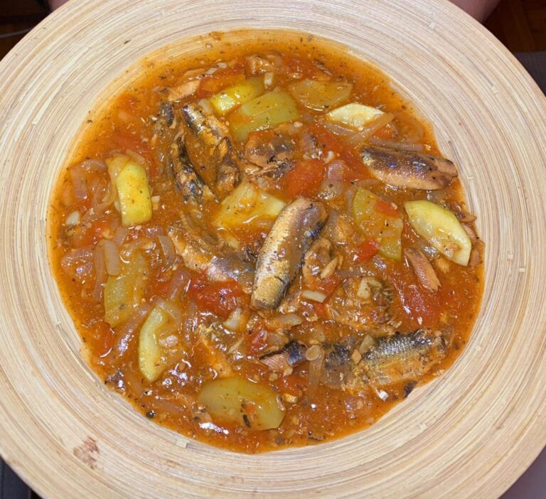 Ginisa nga Sardinas nga may Upo / Sautéed Bottle Gourd with Sardines in Tomato Sauce